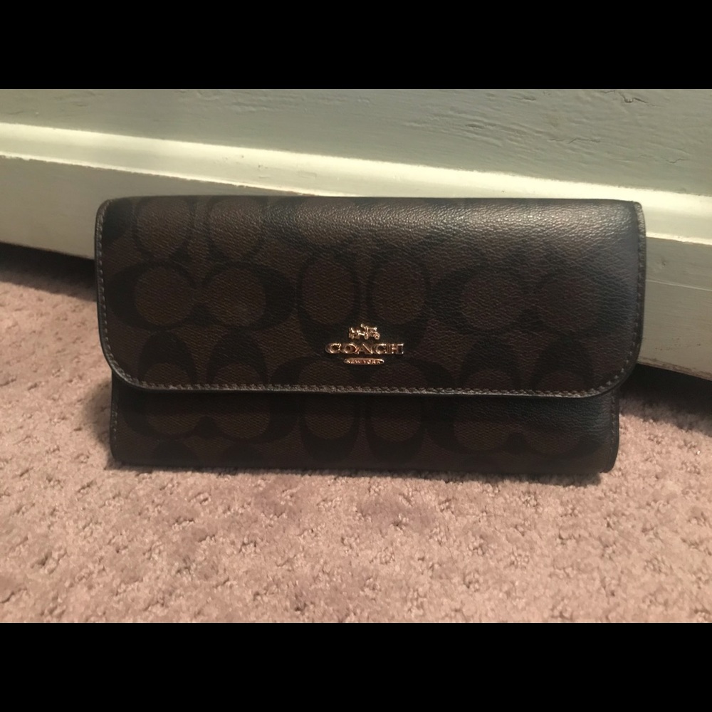 Classic Coach Trifold Wallet